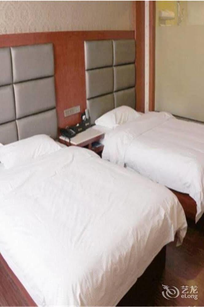 Longwang Business Hotel Liuzhou المظهر الخارجي الصورة