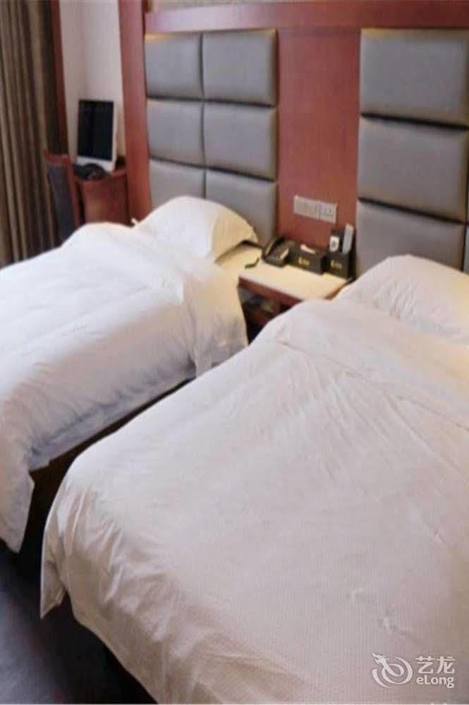 Longwang Business Hotel Liuzhou المظهر الخارجي الصورة