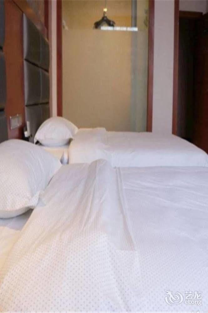 Longwang Business Hotel Liuzhou المظهر الخارجي الصورة